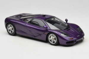 McLaren F1 Vijolična LCD 1:18 LCD18014-PU Kovina – slika 6 od 8