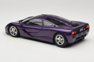McLaren F1 Vijolična LCD 1:18 LCD18014-PU Kovina – slika 7 od 8