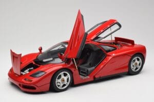 McLaren F1 Rdeč Minichamps 1:12 530133125 Kovina – slika 2 od 9