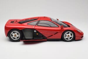 McLaren F1 Rdeč Minichamps 1:12 530133125 Kovina – slika 4 od 9