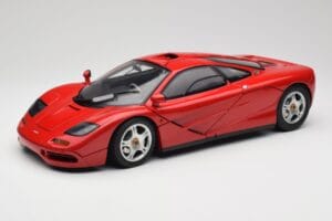 McLaren F1 Rdeč Minichamps 1:12 530133125 Kovina