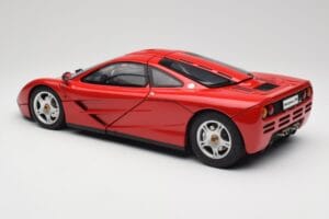McLaren F1 Rdeč Minichamps 1:12 530133125 Kovina – slika 8 od 9