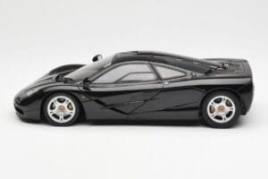 McLaren F1 Road Car Črn AUTOart 1:18 76002 Kovina – slika 4 od 8