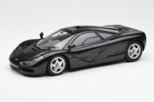 McLaren F1 Road Car Črn AUTOart 1:18 76002 Kovina