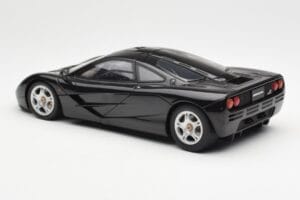 McLaren F1 Road Car Črn AUTOart 1:18 76002 Kovina – slika 7 od 8