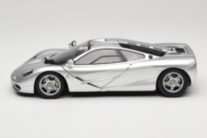 McLaren F1 Srebrna LCD 1:18 LCD18014-SI Kovina – slika 4 od 8
