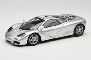 McLaren F1 Srebrna LCD 1:18 LCD18014-SI Kovina