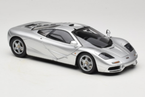 McLaren F1 Srebrna LCD 1:18 LCD18014-SI Kovina – slika 6 od 8