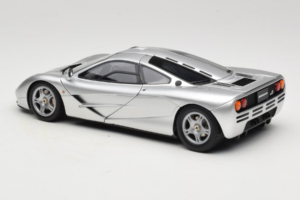 McLaren F1 Srebrna LCD 1:18 LCD18014-SI Kovina – slika 7 od 8