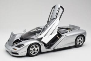 McLaren F1 Srebrna Minichamps 1:12 530133129 Kovina – slika 2 od 8