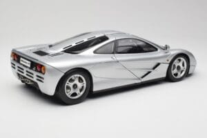 McLaren F1 Srebrna Minichamps 1:12 530133129 Kovina – slika 3 od 8