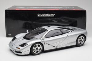 McLaren F1 Srebrna Minichamps 1:12 530133129 Kovina – slika 8 od 8