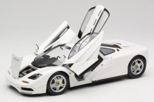 McLaren F1 Bel Minichamps 1:18 530133424 Kovina – slika 2 od 8