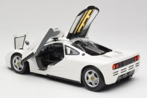McLaren F1 Bel Minichamps 1:18 530133424 Kovina – slika 5 od 8