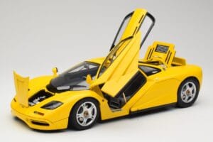 McLaren F1 Rumen Minichamps 1:12 530133121 Kovina – slika 2 od 9
