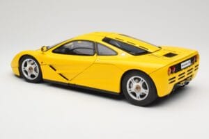 McLaren F1 Rumen Minichamps 1:12 530133121 Kovina – slika 8 od 9