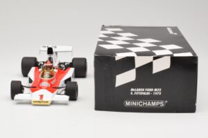 McLaren M23 Ford #1 E. Fittipaldi F1 1975 Minichamps 1:18 530751801 Kovina – slika 8 od 9