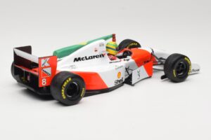 McLaren MP4/8 Ford #8 A. Senna Winner European GP Donington 1993 Minichamps 1:18 540931848 Kovina – slika 2 od 6
