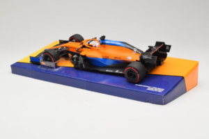 McLaren MCL35M Mercedes #3 D. Ricciardo McLaren F1 Team Bahrain Grand Prix 2021 Minichamps 1:18 533211803 Smola – slika 5 od 7