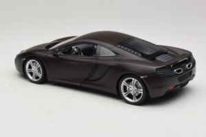 McLaren MP4-12C Matt Black Minichamps 1:18 110133021 Kovina – slika 7 od 8