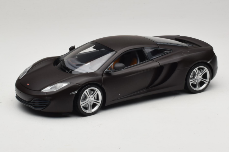 McLaren MP4-12C Matt Black Minichamps 1:18 110133021 Kovina
