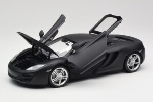 McLaren MP4-12C Matt Satellite Siv Minichamps 1:18 110133024 Kovina – slika 2 od 8