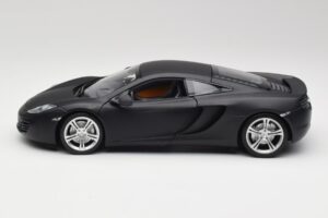 McLaren MP4-12C Matt Satellite Siv Minichamps 1:18 110133024 Kovina – slika 4 od 8