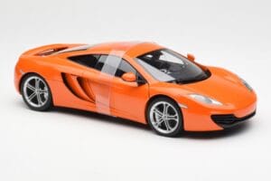 McLaren MP4-12C Oranžna AUTOart 1:18 76006 Kovina – slika 6 od 8