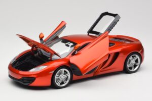 McLaren MP4-12C Orange Metallic Minichamps 1:18 110133020 Kovina – slika 2 od 8