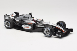McLaren MP4-19 Mercedes J.P. Montoya Test Car 2005 Minichamps 1:18 533051880 Kovina – slika 4 od 7