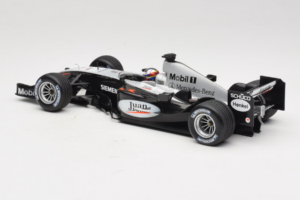 McLaren MP4-19 Mercedes J.P. Montoya Test Car 2005 Minichamps 1:18 533051880 Kovina – slika 5 od 7