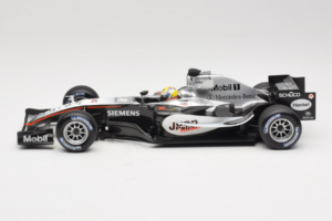 McLaren MP4-20 Mercedes #10 J.P. Montoya F1 2005 Minichamps 1:18 B66962338 Kovina – slika 3 od 6