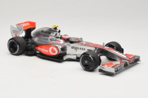 McLaren MP4-24 Mercedes #2 H. Kovalainen F1 2009 Dealer Edition Minichamps 1:18 B66960041 Kovina – slika 4 od 7