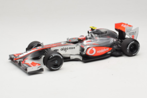 McLaren MP4-24 Mercedes #2 H. Kovalainen F1 2009 Dealer Edition Minichamps 1:18 B66960041 Kovina