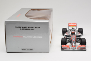 McLaren MP4-24 Mercedes #2 H. Kovalainen F1 2009 Minichamps 1:18 503091802 Kovina – slika 6 od 7