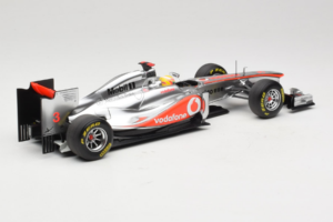 McLaren MP4-26 Mercedes #3 L. Hamilton Vodafone McLaren F1 2011 Minichamps 1:18 530111803 Kovina – slika 2 od 7