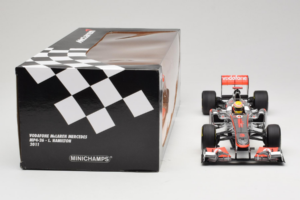 McLaren MP4-26 Mercedes #3 L. Hamilton Vodafone McLaren F1 2011 Minichamps 1:18 530111803 Kovina – slika 7 od 7