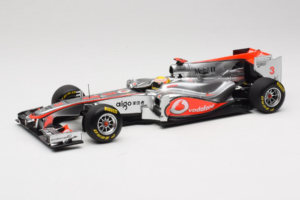 McLaren MP4-26 Mercedes #3 L. Hamilton Vodafone McLaren Showcar F1 2011 Minichamps 1:18 530111873 Kovina