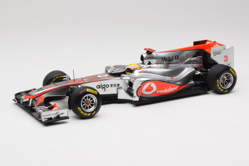 McLaren MP4-26 Mercedes #3 L. Hamilton Vodafone McLaren Showcar F1 2011 Minichamps 1:18 530111873 Kovina