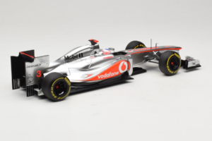 McLaren MP4-27 Mercedes #3 J. Button Vodafone McLaren Showcar F1 2012 Minichamps 1:18 530121873 Kovina – slika 2 od 7