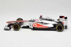 McLaren MP4-27 Mercedes #3 J. Button Vodafone McLaren Showcar F1 2012 Minichamps 1:18 530121873 Kovina – slika 3 od 7