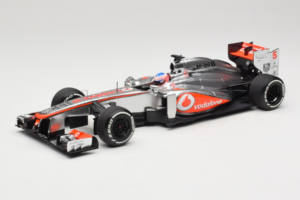 McLaren MP4-28 Mercedes #5 J. Button Vodafone McLaren F1 2013 Minichamps 1:18 530131805 Kovina