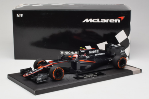 McLaren MP4-30 Honda #22 J. Button McLaren Honda F1 Team Spanish Grand Prix 2015 Minichamps 1:18 537151122 Kovina – slika 7 od 7