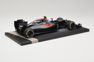 McLaren MP4-31 Honda #22 J. Button McLaren Honda F1 Team Chinese Grand Prix 2016 Minichamps 1:18 537161822 Kovina – slika 3 od 7