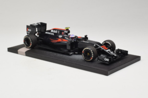 McLaren MP4-31 Honda #22 J. Button McLaren Honda F1 Team Chinese Grand Prix 2016 Minichamps 1:18 537161822 Kovina – slika 4 od 7