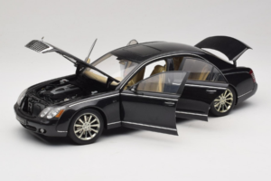Maybach 57S Črn AUTOart 1:18 76156 Kovina – slika 2 od 7