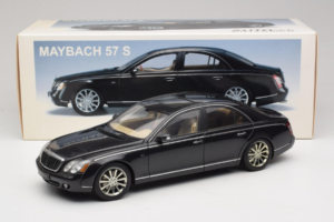 Maybach 57S Črn AUTOart 1:18 76156 Kovina – slika 7 od 7