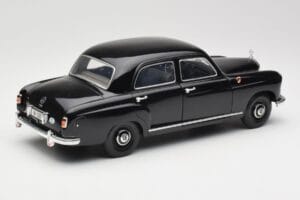 Mercedes 180 W120 Ponton Črna Revell 1:18 08973 Kovina – slika 3 od 8