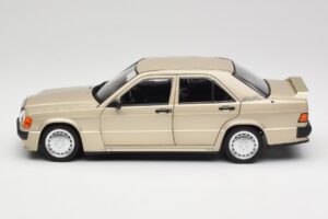 Mercedes 190E W201 2.3-16 Smoke Silver Metallic Norev 1:18 183831 Kovina – slika 4 od 8