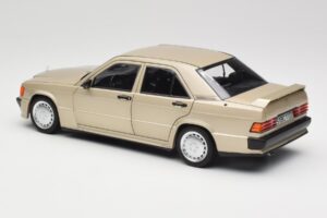 Mercedes 190E W201 2.3-16 Smoke Silver Metallic Norev 1:18 183831 Kovina – slika 7 od 8